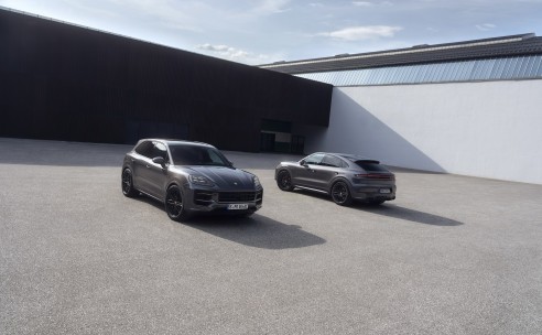 De nieuwe Porsche Taycan en Cayenne Black Edition.